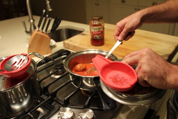 s Best-Selling Spoon Buddy Is a Seriously Versatile Kitchen Gadget